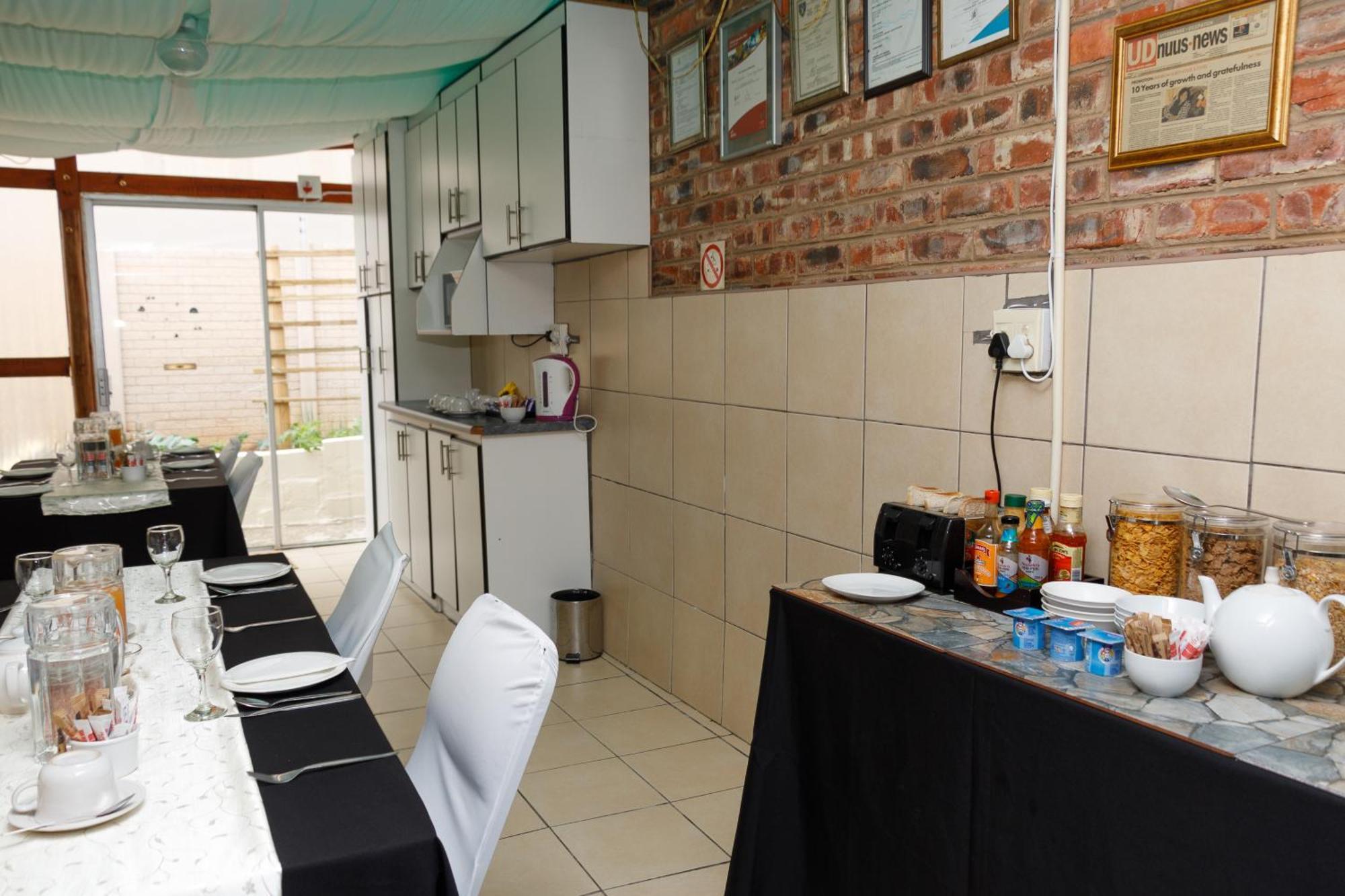 Rainbow Guest House And Tours Uitenhage 외부 사진