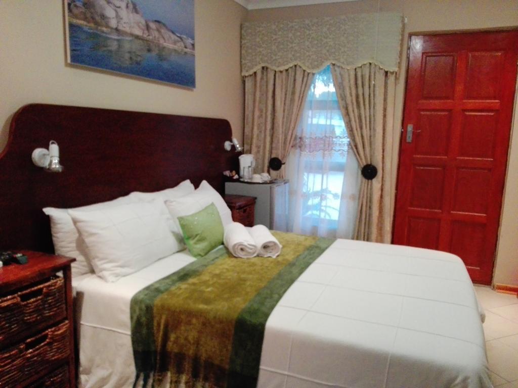 Rainbow Guest House And Tours Uitenhage 외부 사진