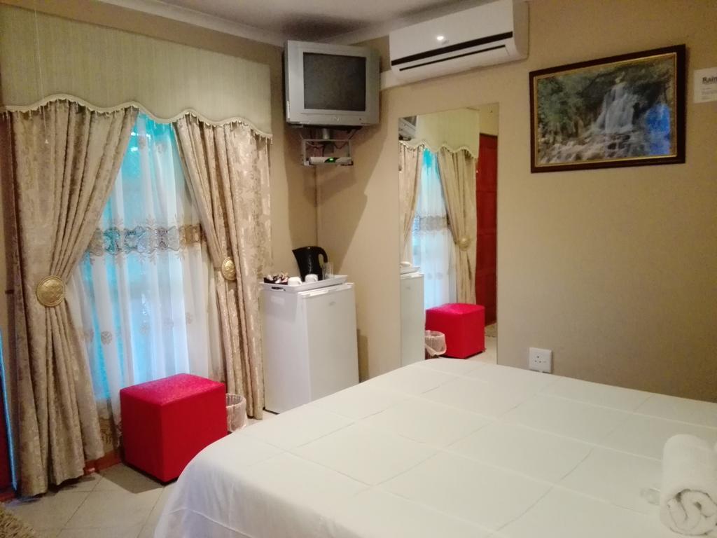 Rainbow Guest House And Tours Uitenhage 외부 사진